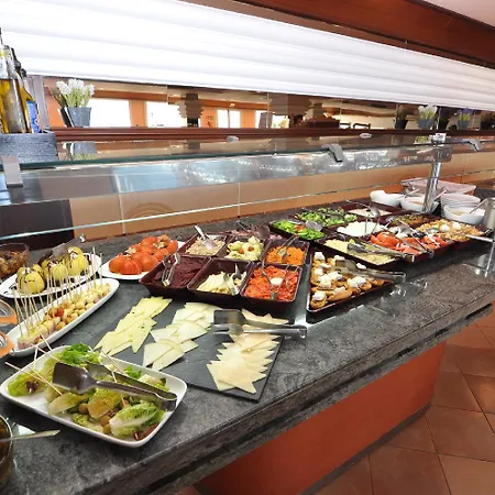 Montecarlo & Wellness 4* Ρόζες