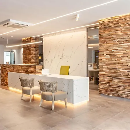 Ξενοδοχείο Montecarlo & Wellness 4*